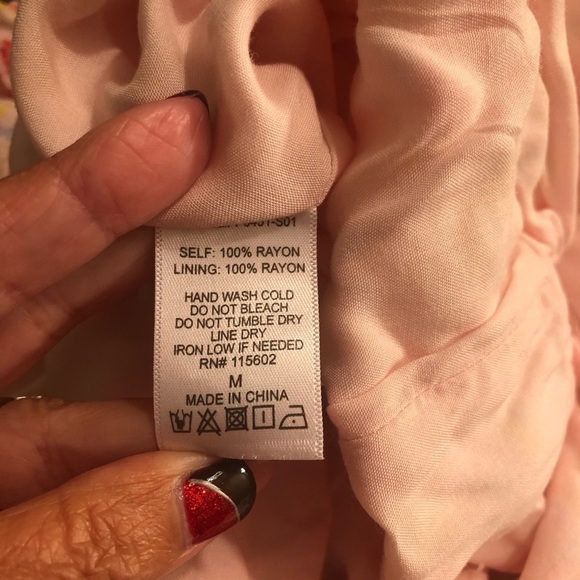 Lush V Neck Pink Floral Ruched Romper NWT Size M - Picture 4 of 11